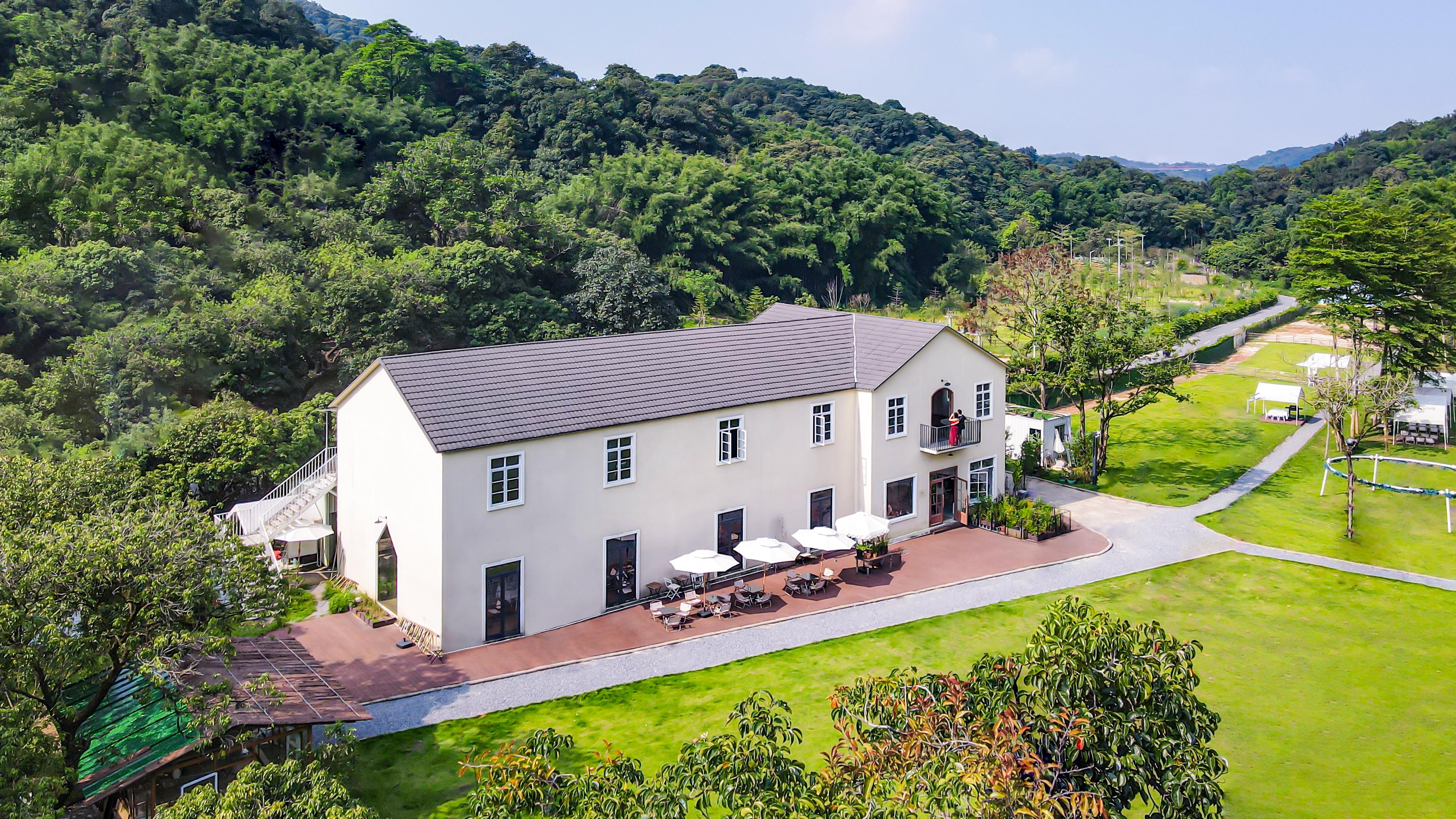 满山丘艺术农场轻钢艺术展厅项目